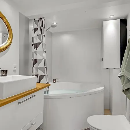 Σπίτι διακοπών 2 Bedroom Lovely In