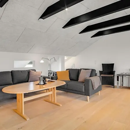 2 Bedroom Lovely In * Hemmet