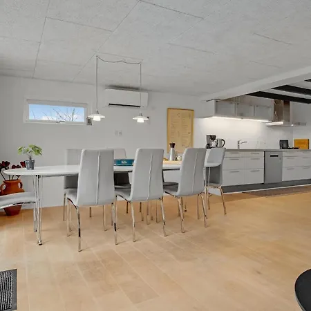 2 Bedroom Lovely In * Hemmet
