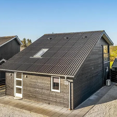 2 Bedroom Lovely In Holiday home