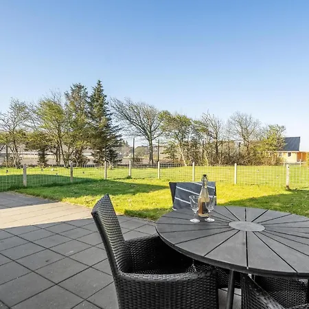 2 Bedroom Lovely In *
