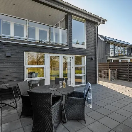 2 Bedroom Lovely In