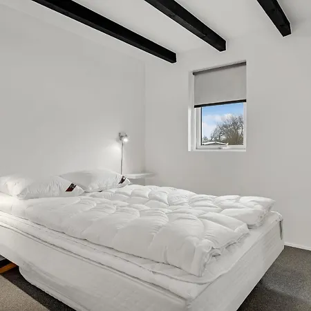 2 Bedroom Lovely In *